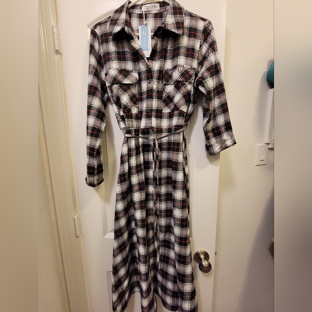 NWT Cupshe mid length dress, belted waist.